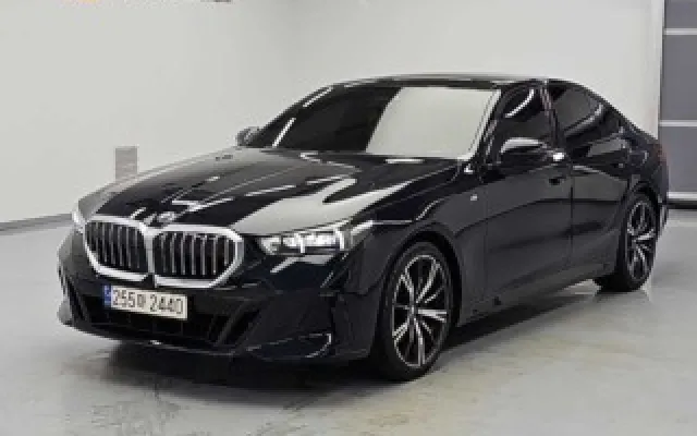 수원수입중고차사이트 5시리즈 (G60) 530i xDrive 매물 사진 18 - 2023/12 66,257km