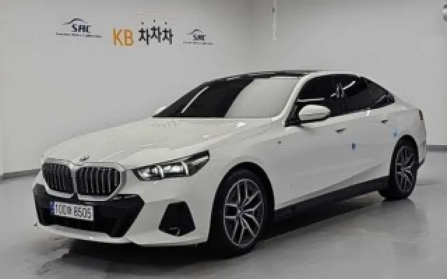수원수입중고차사이트 5시리즈 (G60) 520i 매물 사진 8 - 2024/02 32,490km